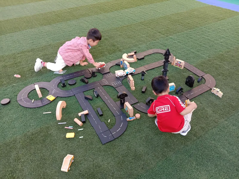 Blackboard surfaces for engineering blueprints - Design and planning features