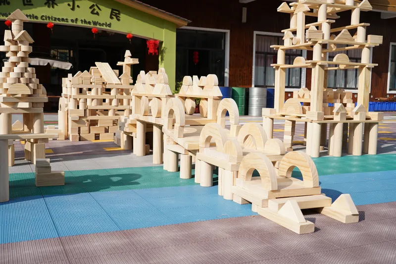 Complete 1500-piece building block system