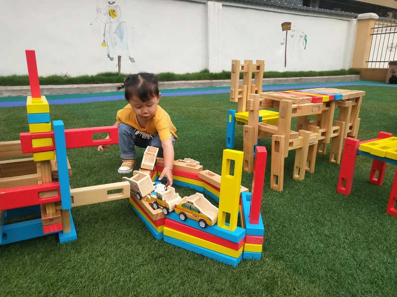 Fine motor skills development through snap-fit design