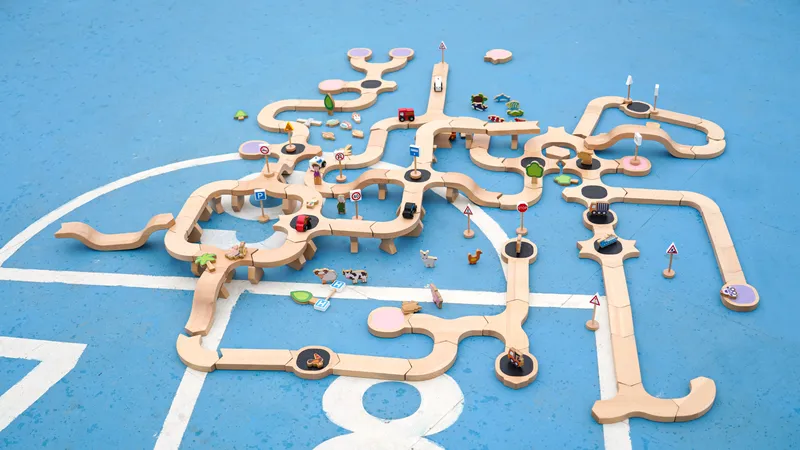 Six themed categories with figurines and vehicles