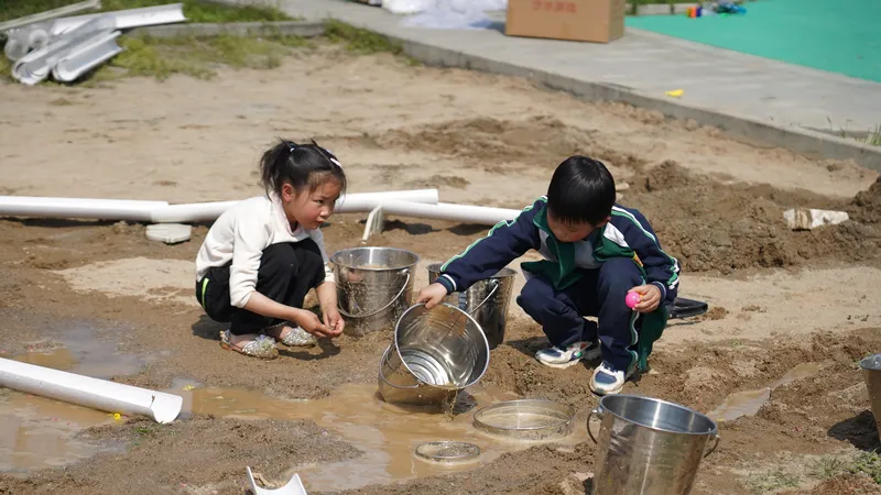 Sand and water engineering components detailed view