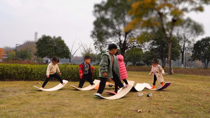 Multi-layer board construction with safety padding