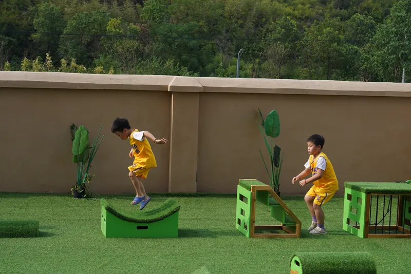 Complete 53-piece parkour training system with eco-friendly turf