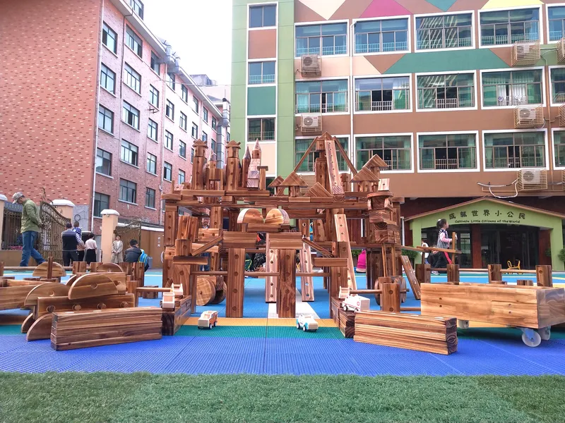 1840 holes for advanced spatial reasoning development