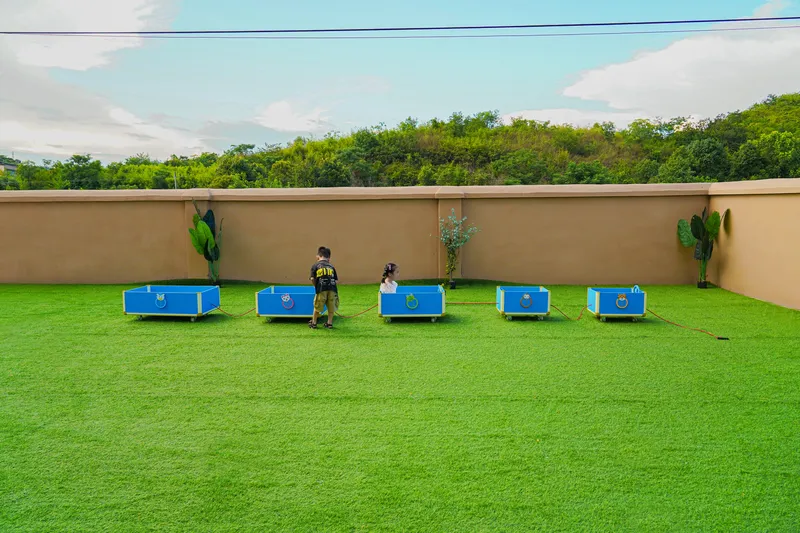 Modular connectivity system for construction learning