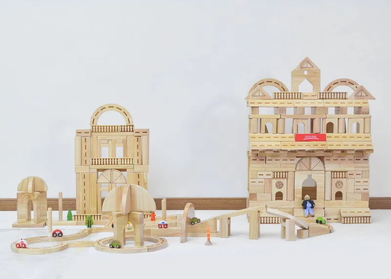 592 pieces with maximum component variety