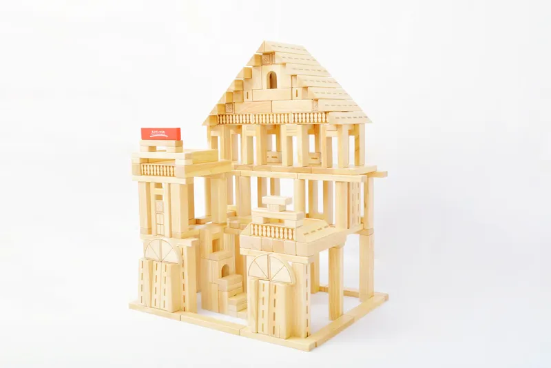 Advanced thematic learning system with building cards