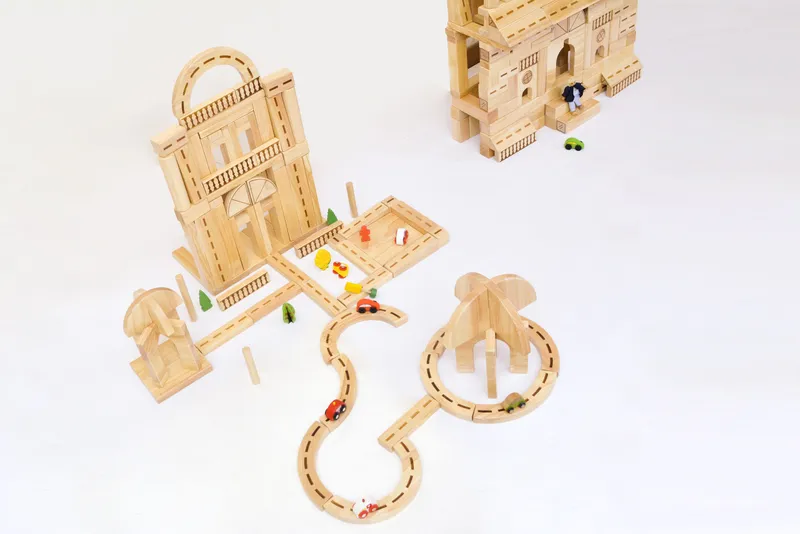 Expert-level urban planning and architectural mastery