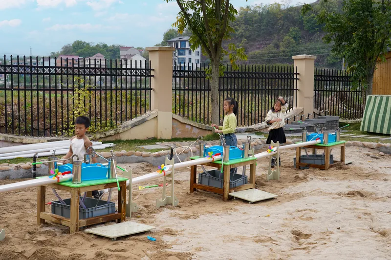 STEM learning and hydraulic principles exploration