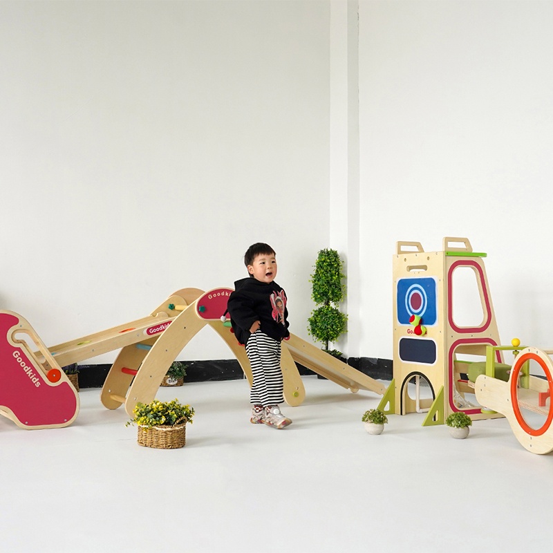 Daycare Play Set 3 Daycare Play Set - Multi-layer board and beech wood construction