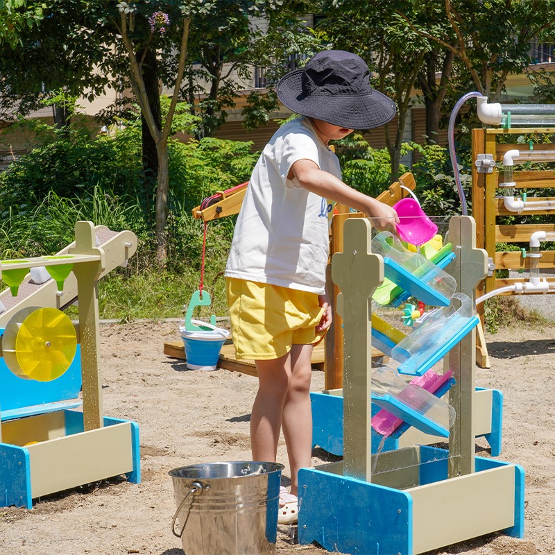 Sand manipulation tools and accessories