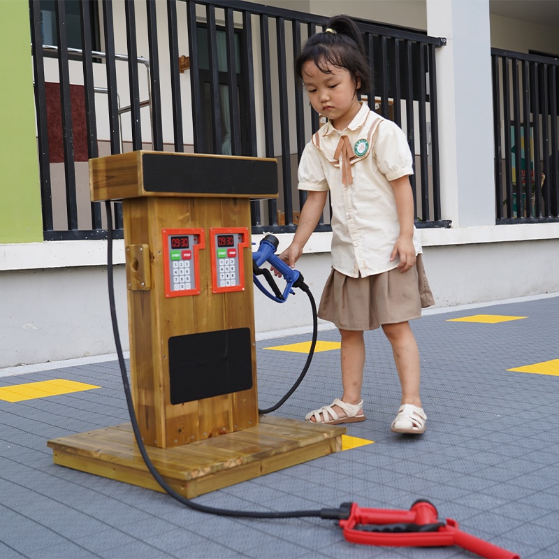 Complete station overview with safety features