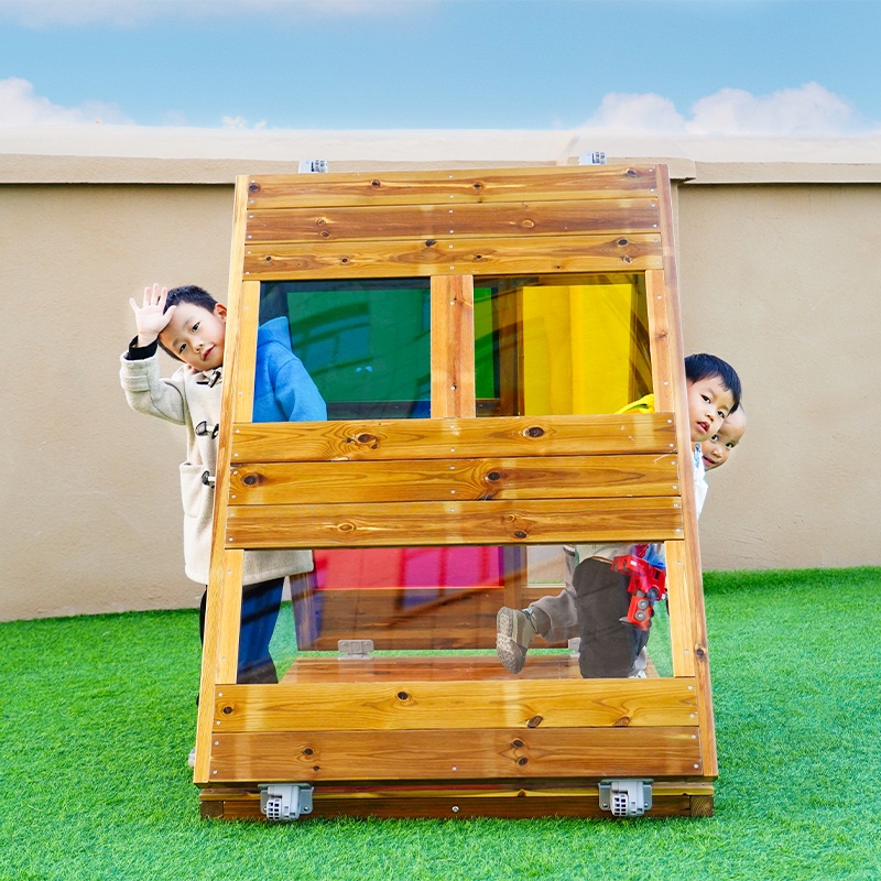 Outdoor tent - Interior play space view