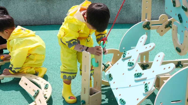 rigamajig building kit children teamwork collaboration