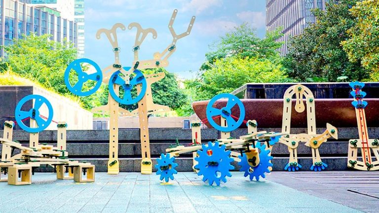 Display of various shapes of rigamajig toy