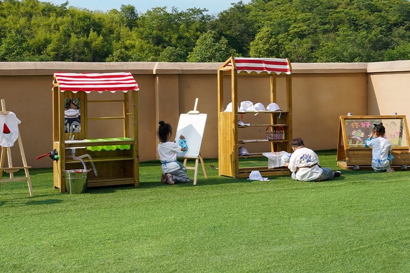 Art and creativity station organization in effective pre k classroom layout