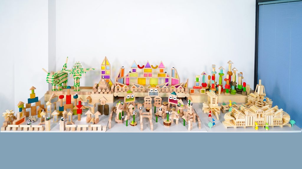 Building blocks for preschoolers - organized classroom block center with wooden blocks