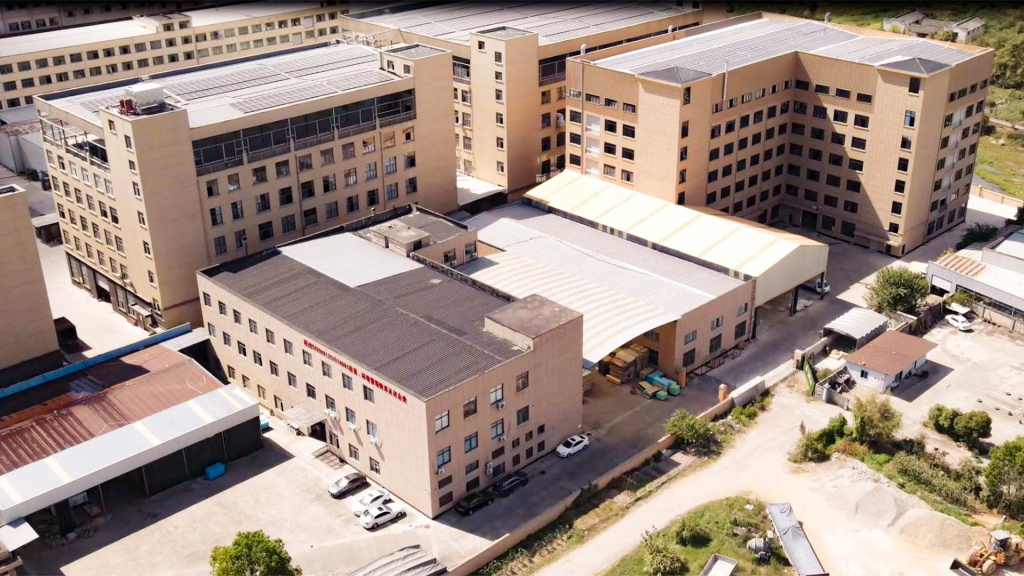 منظر جوي للمصنع