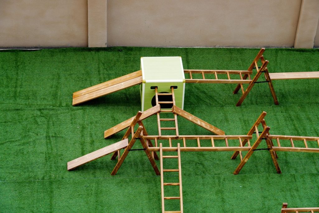 Obstacle Course Equipment: 34pcs Carbonized Outdoor Set & Bin