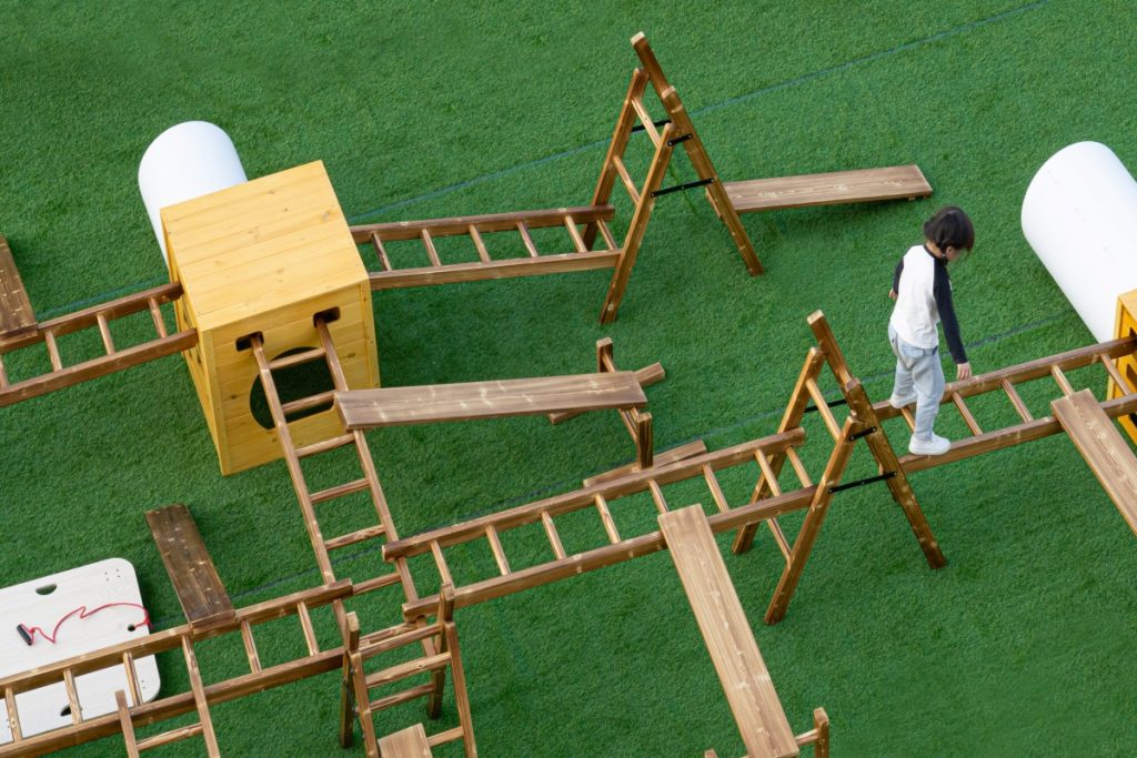 Wooden Outdoor Obstacle Course: 40pcs Kids Climbing Frame Set
