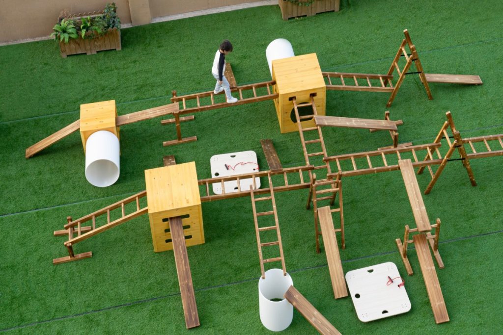 Wooden Outdoor Obstacle Course: 40pcs Kids Climbing Frame Set