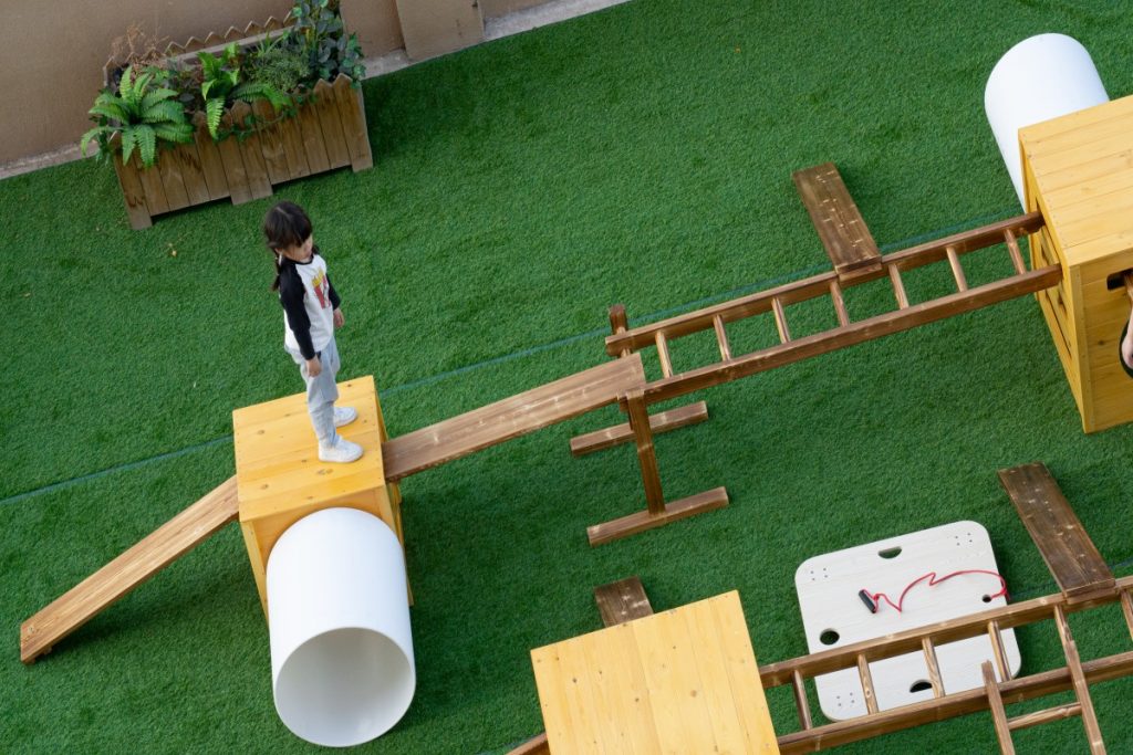 Wooden Outdoor Obstacle Course: 40pcs Kids Climbing Frame Set