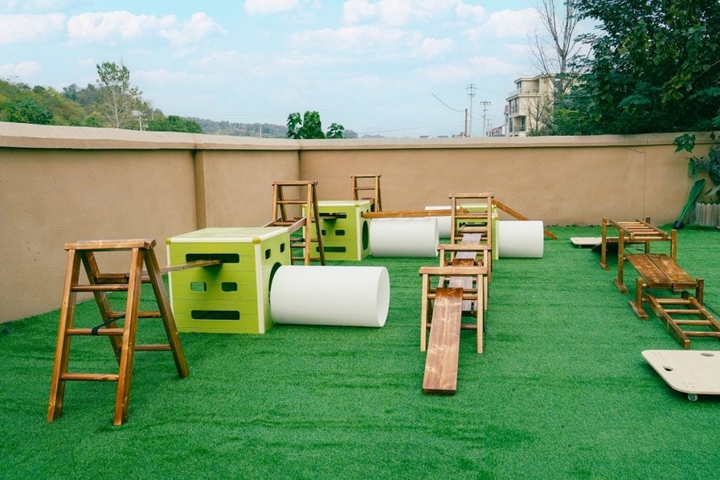 Children's Obstacle Course Equipment: 41pcs Carbonized Set & Avocado Bin