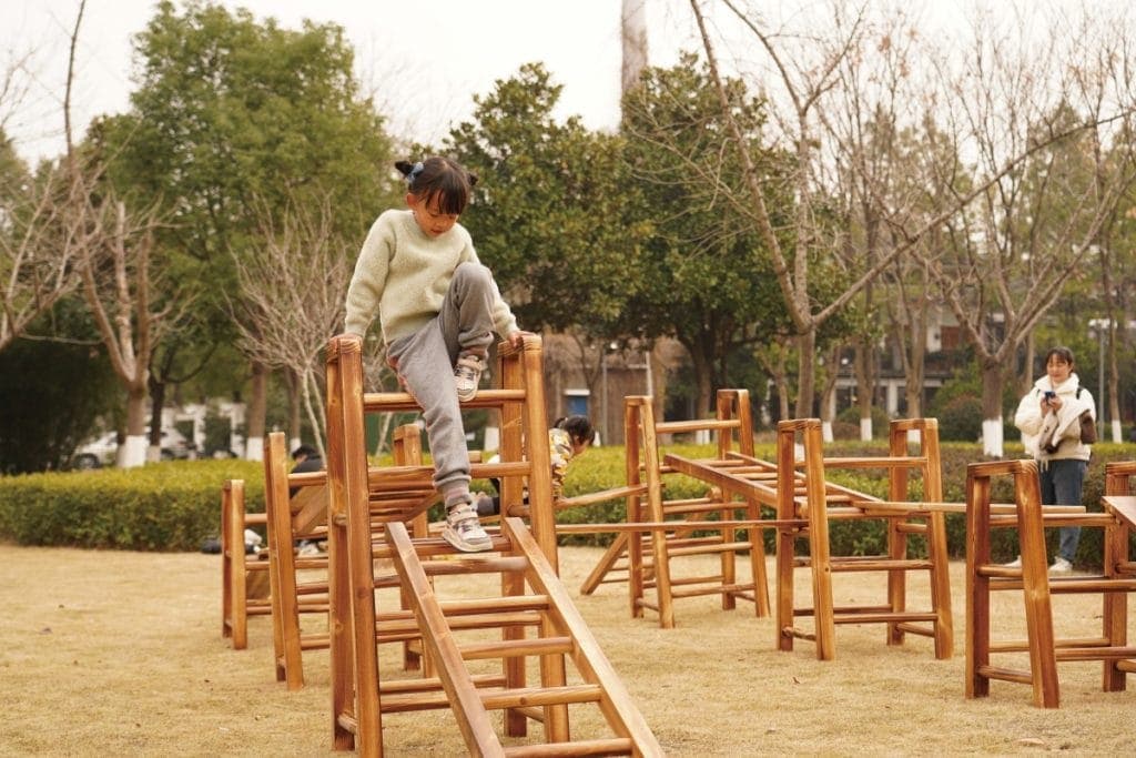 Anji Play Materials: 16pcs Wooden Playground Equipment Set