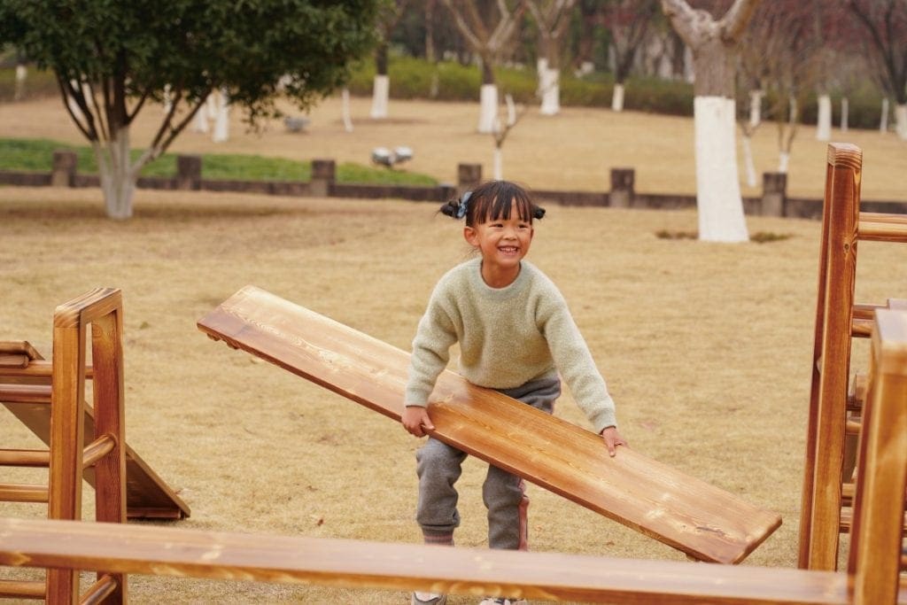 Anji Play Materials: 16pcs Wooden Playground Equipment Set