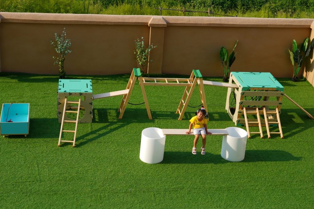Children's Obstacle Course Equipment: 235pcs Modular STEM Playset