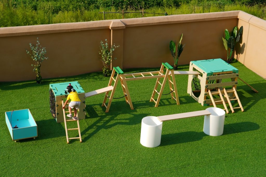 Children's Obstacle Course Equipment: 235pcs Modular STEM Playset