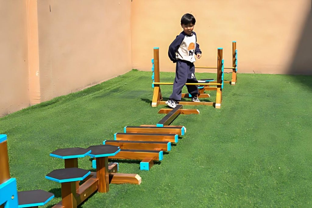 Outdoor 10Pcs Wooden Balance Beam Playset