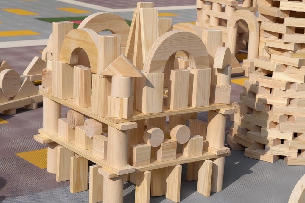 Giant Building Blocks: 1500pcs Natural Wood Architectural Set