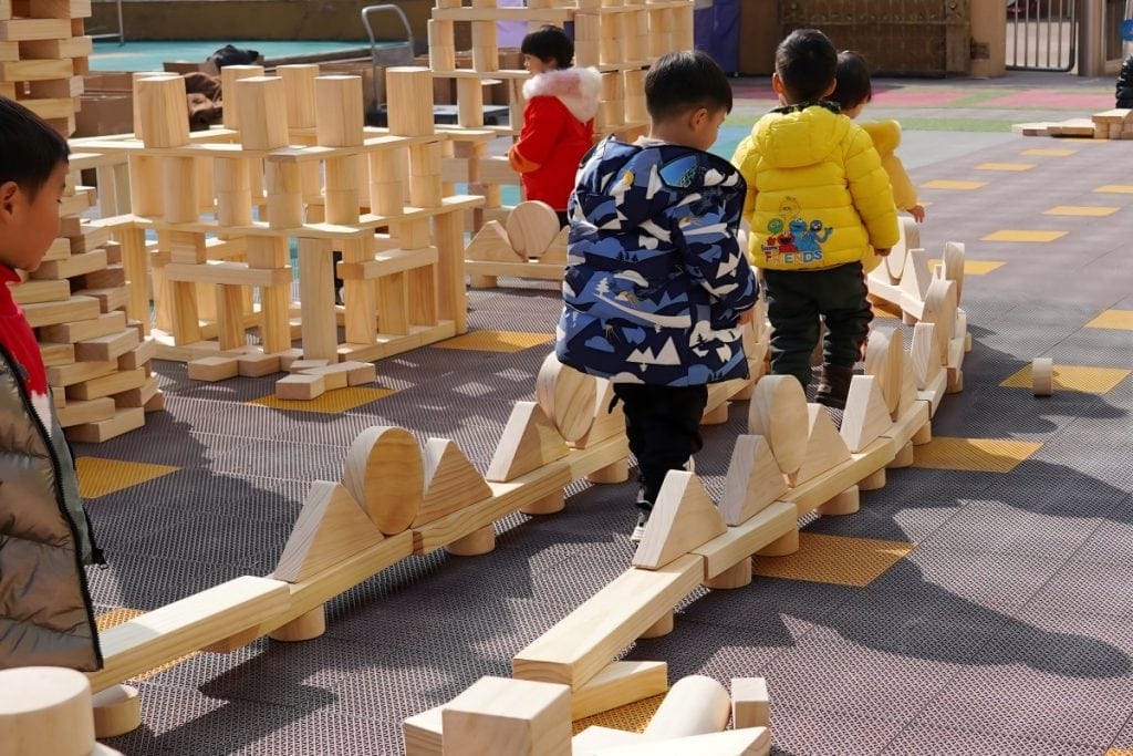 Giant Building Blocks: 1500pcs Natural Wood Architectural Set