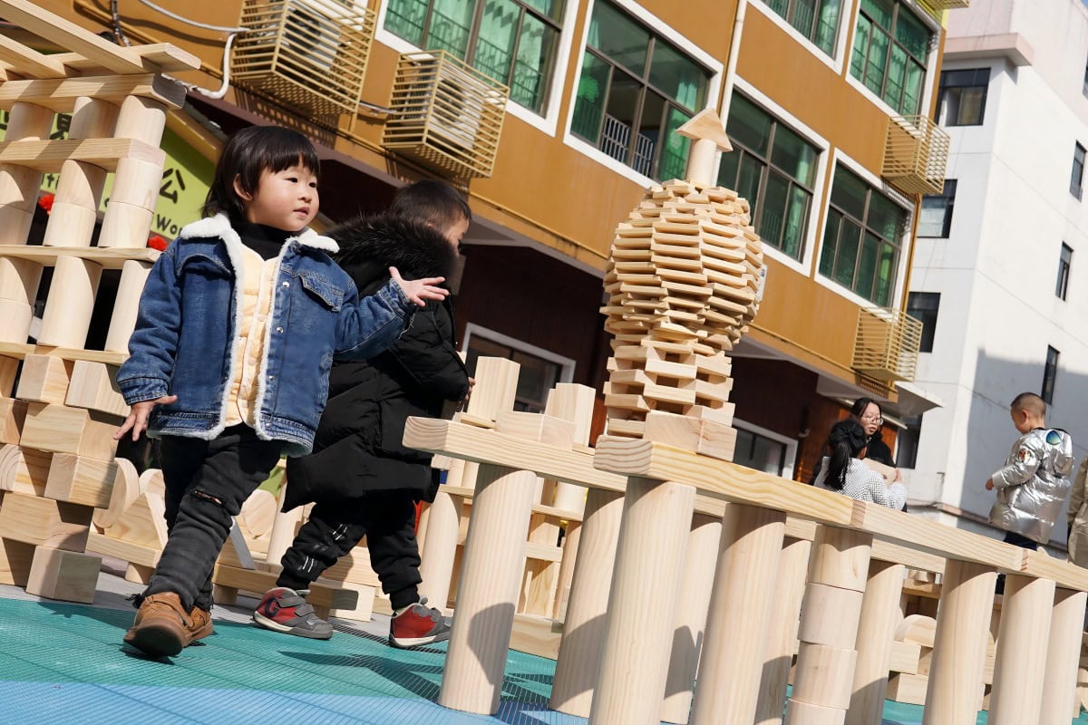Giant Building Blocks: 1500pcs Natural Wood Architectural Set