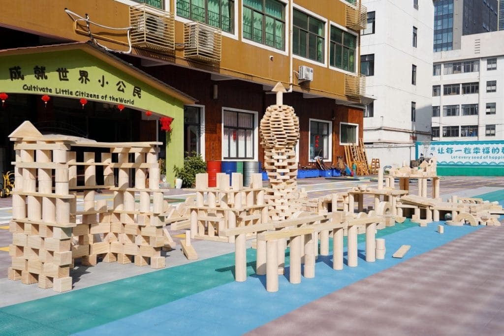 Giant Building Blocks: 1500pcs Natural Wood Architectural Set