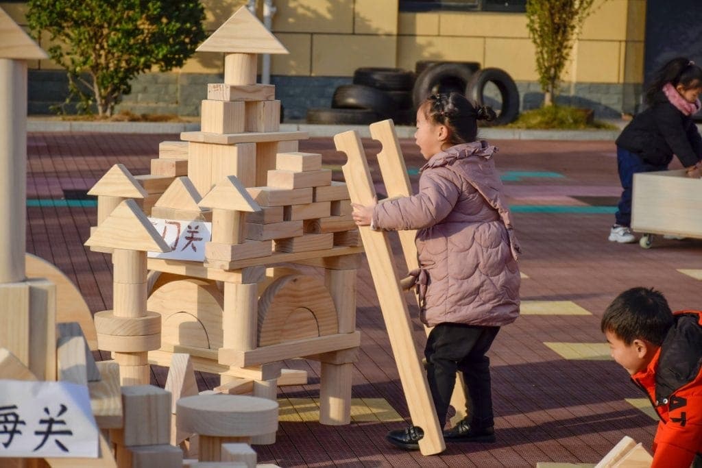 Large Wooden Building Blocks: 706pcs Outdoor Exploration Set