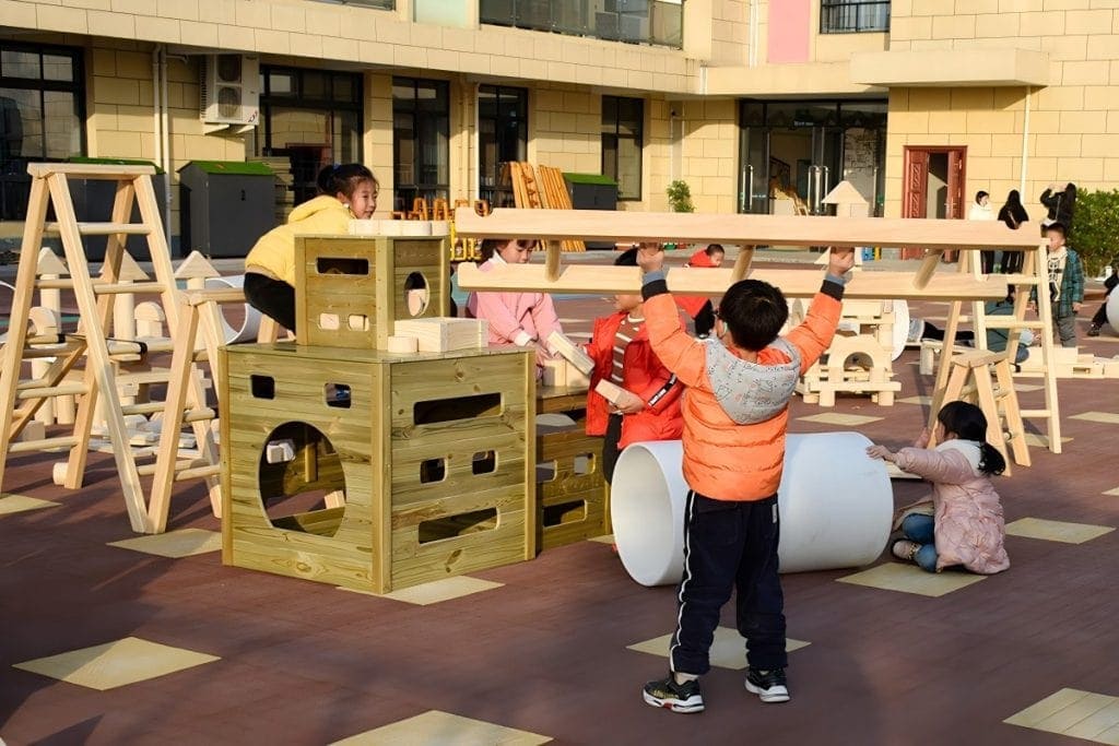 Large Wooden Building Blocks: 706pcs Outdoor Exploration Set