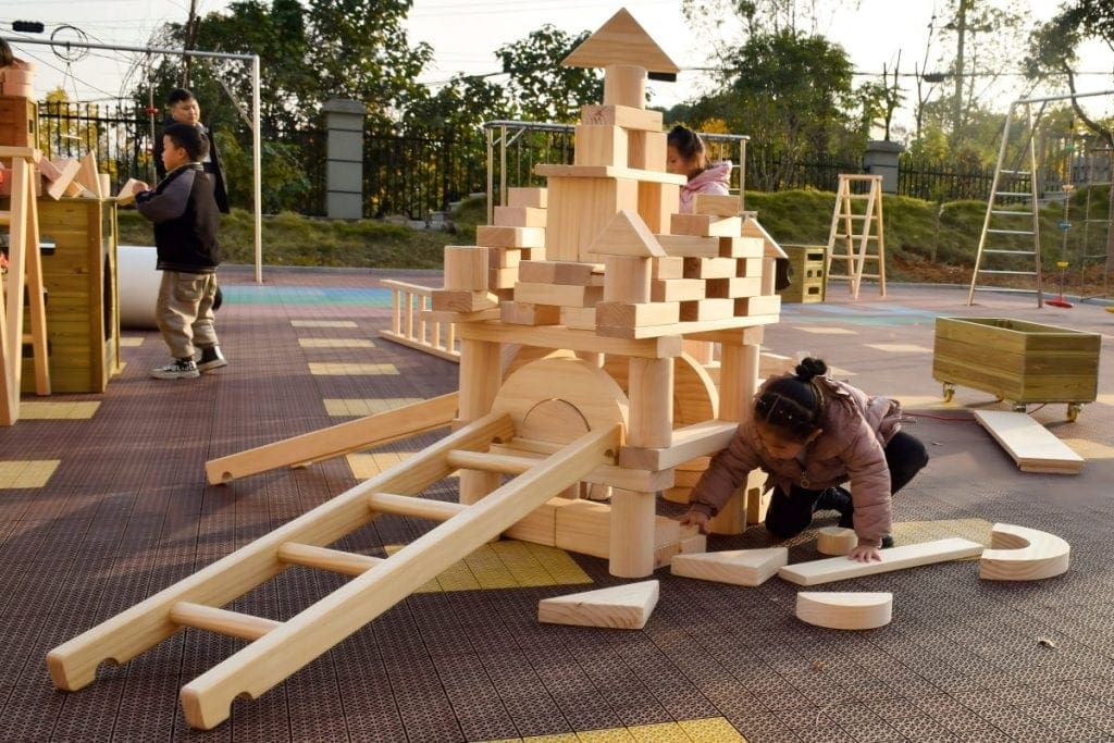 Large Wooden Building Blocks: 706pcs Outdoor Exploration Set