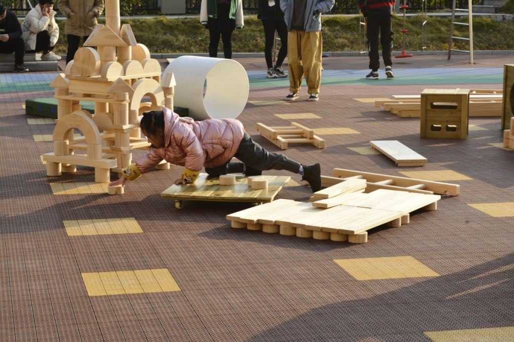 Large Wooden Building Blocks: 706pcs Outdoor Exploration Set