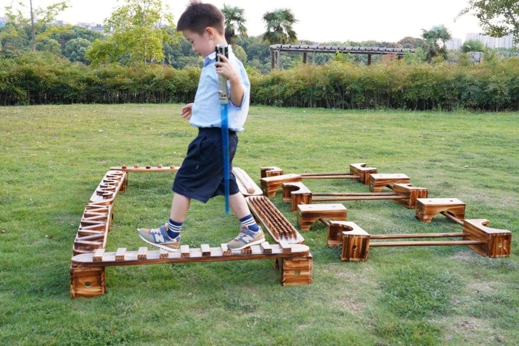 Wooden Outdoor Playground Equipment: 32pcs Balance Stones Set