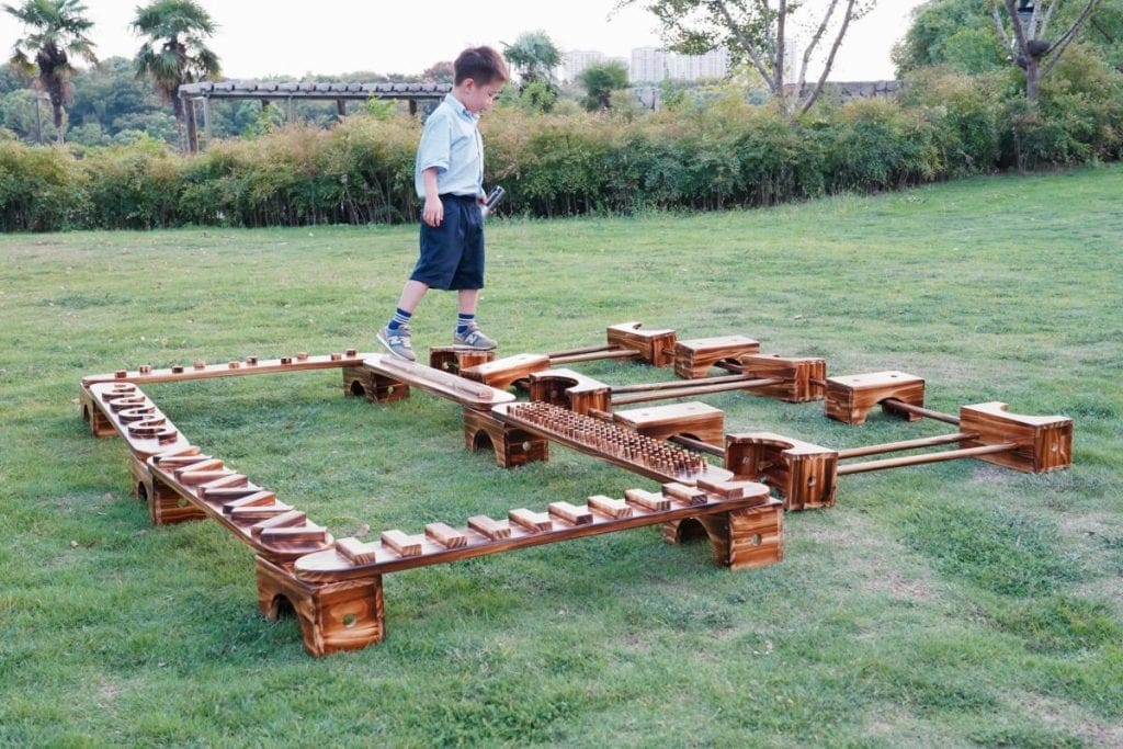 Wooden Outdoor Playground Equipment: 32pcs Balance Stones Set