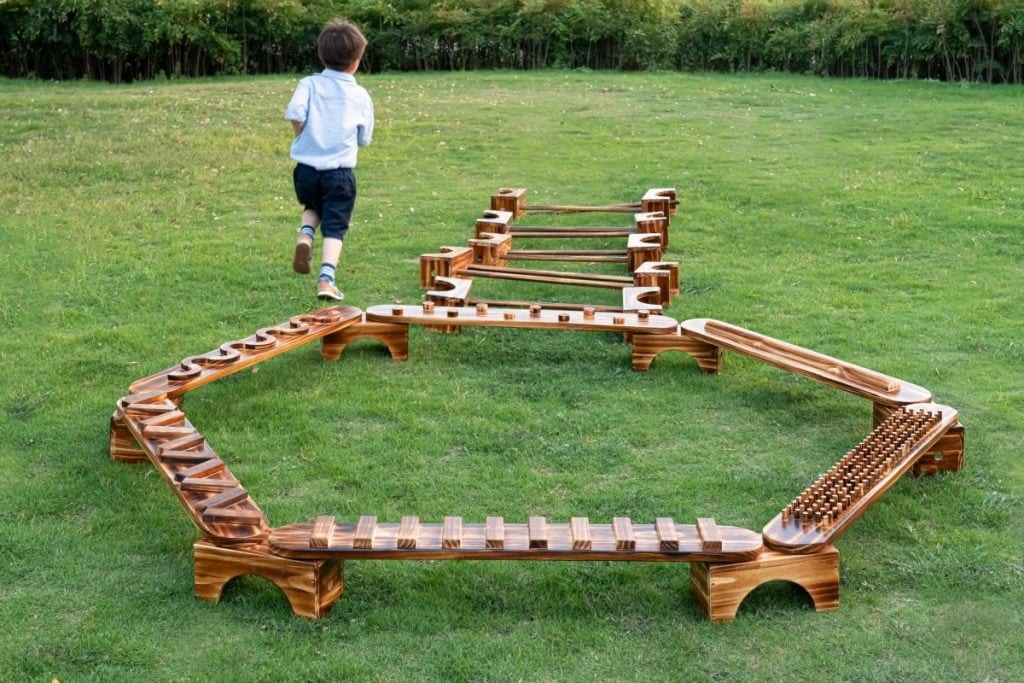 Wooden Outdoor Playground Equipment: 32pcs Balance Stones Set