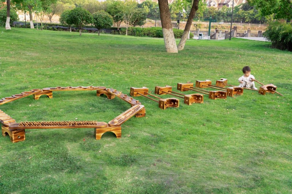Wooden Outdoor Playground Equipment: 32pcs Balance Stones Set