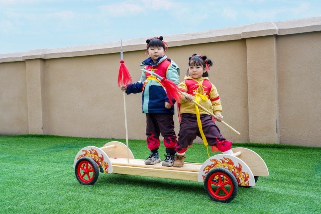 Nezha Wooden Rowing Chariot Set