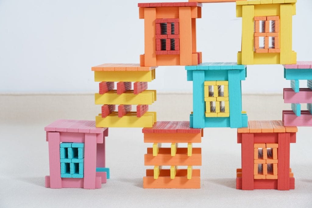 1000-Piece Colorful Pinewood Construction Plank Set
