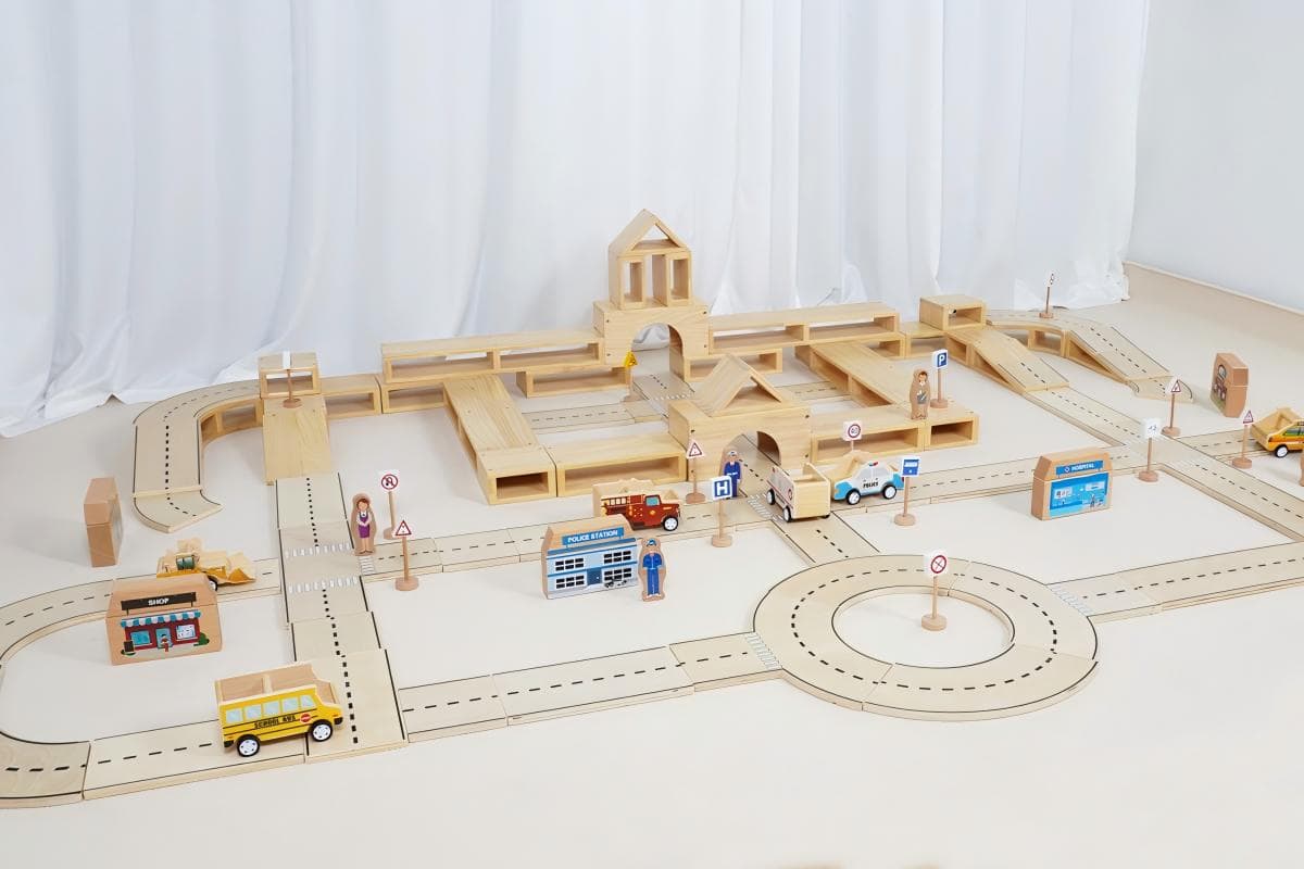 Wholesale Preschool Materials: A Practical Sourcing Guide for Distributors 1 Track and city-themed play resources for preschool construction and storytelling