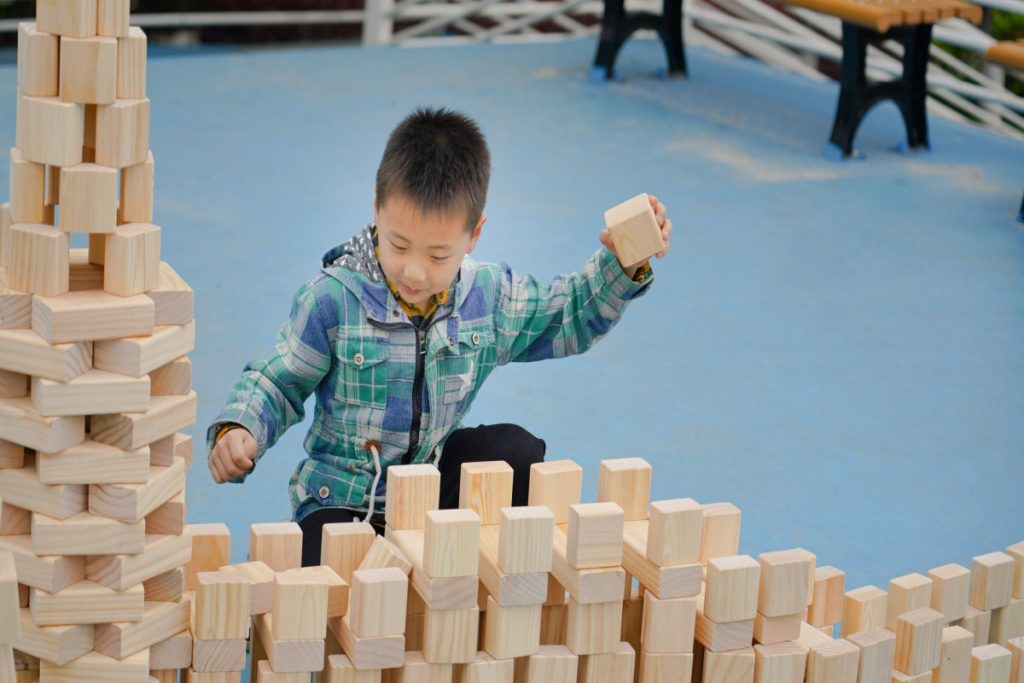 126-Piece Jumbo Pinewood Stacking & Building Blocks Set