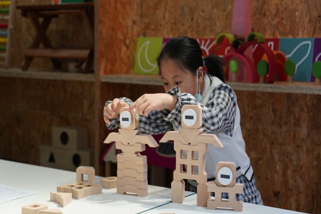 132-Piece Beechwood Engineering Building Blocks Set