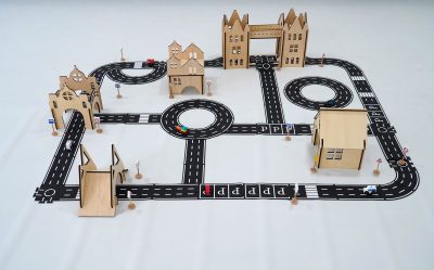 135-piece modular roadway town with flexible roads wooden buildings traffic signs and vehicles